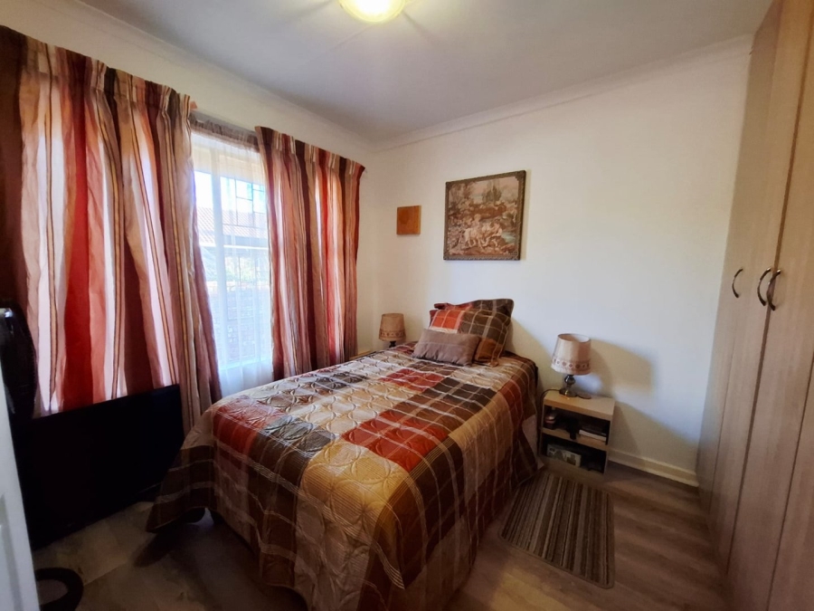 2 Bedroom Property for Sale in Langenhovenpark Free State